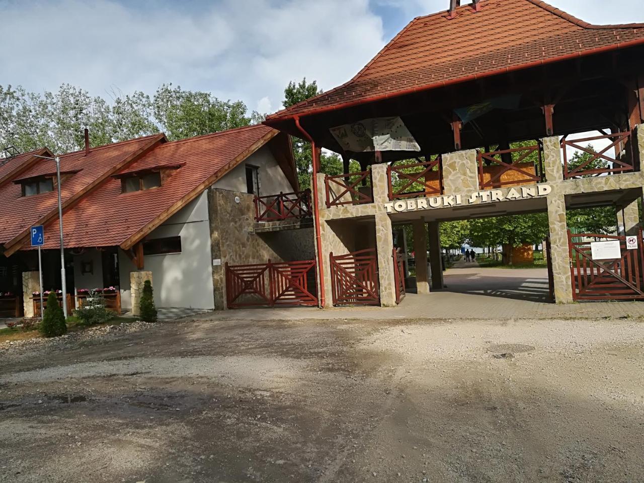 Betty Apartman Balatonfůzfő Kültér fotó